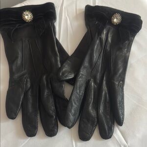 Coach — Elegant Black Leather Gloves with Crystal Detail